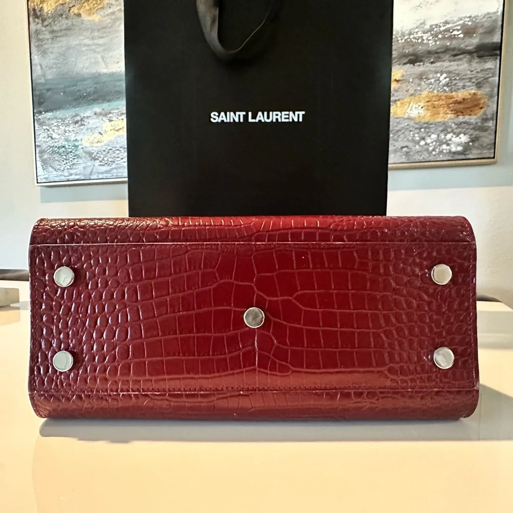 Saint Laurent Red Croc-Embossed Women's Bag - Picture 5 of 5